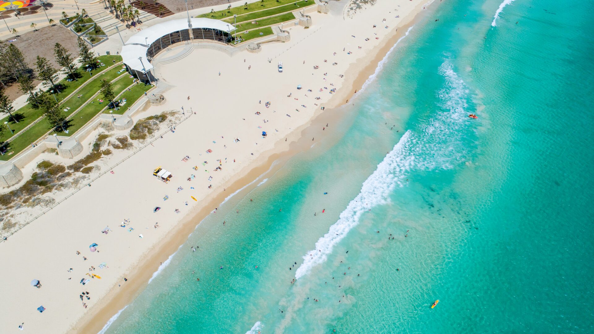 Turquoise seas and salty breeze at Scarborough Beach, Western Australia